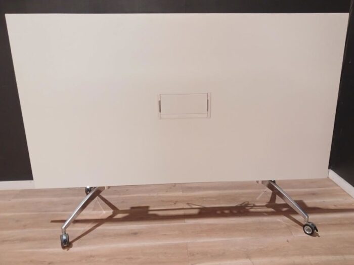 Flip Table | FIL Furniture