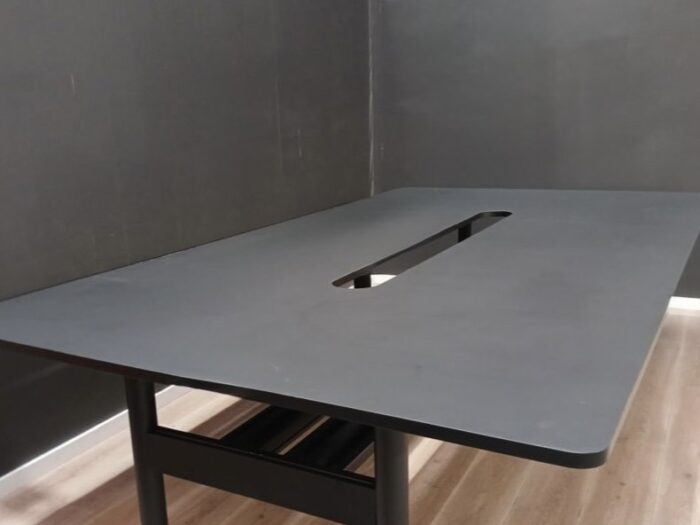 Linear 6-Person Desk | FIL Furniture
