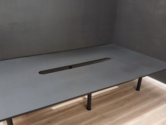 Linear 6-Person Desk | FIL Furniture